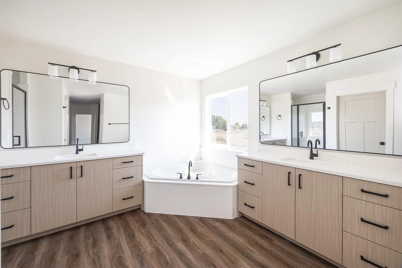 Quick Move-In @ Nibley Meadows · photo 4