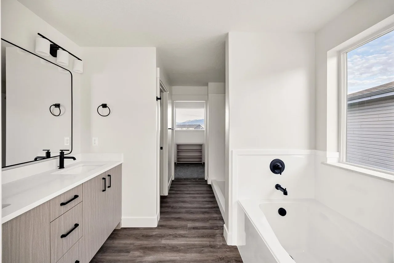 Quick Move-In @ Nibley Meadows · photo 5